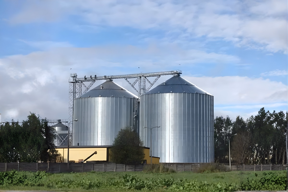 Steel silo